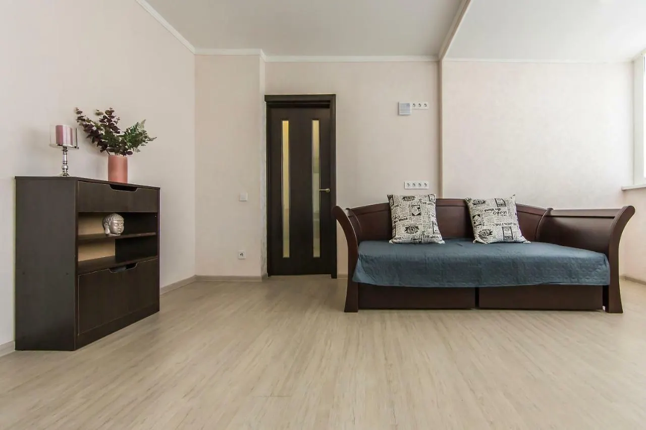 Super View, Luxury Apartment Near Chernihiv Metro. Kijów