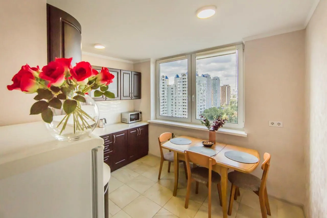 Super View, Luxury Apartment Near Chernihiv Metro. Kijów Ukraina
